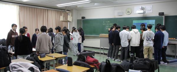 080128合唱朝練 (75).JPG